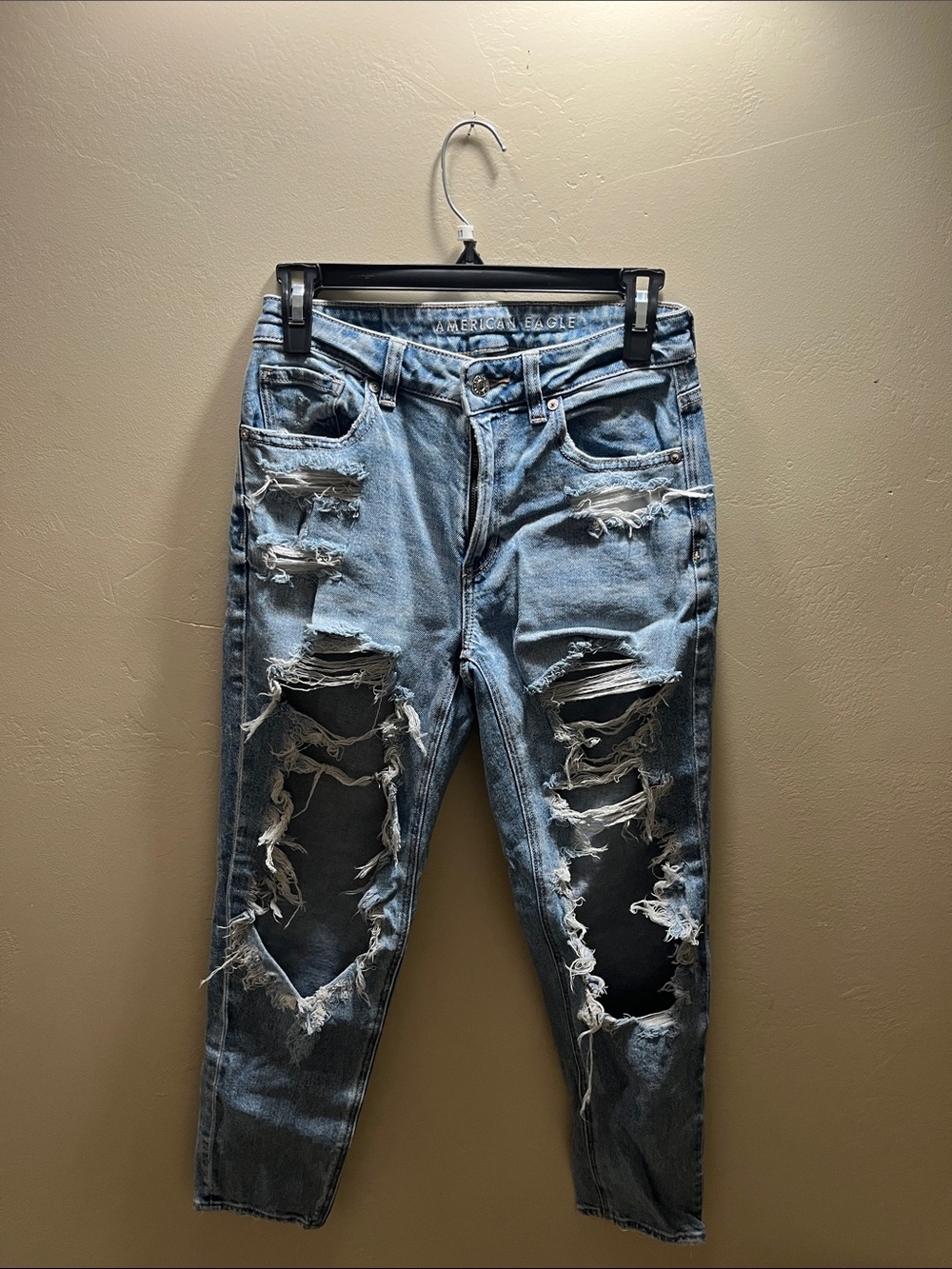 American Eagle Outfitters Light Blue Ripped Relaxed Jeans